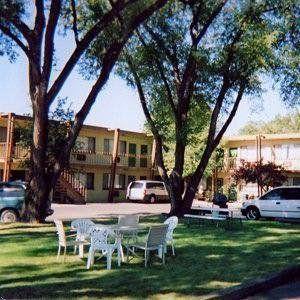 Budget Host Inn 柯林斯堡 外观 照片